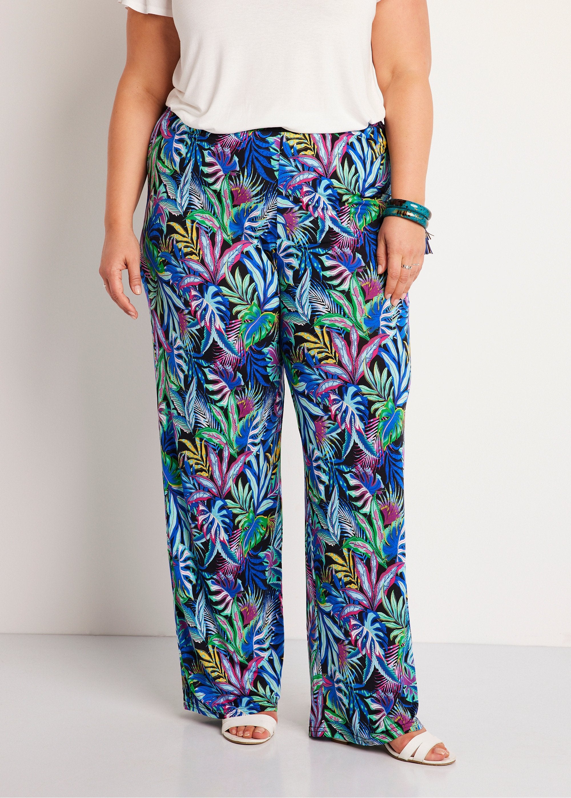 Flowy_elasticated_waist_mesh_pants_Blue_print_FA1_curvy