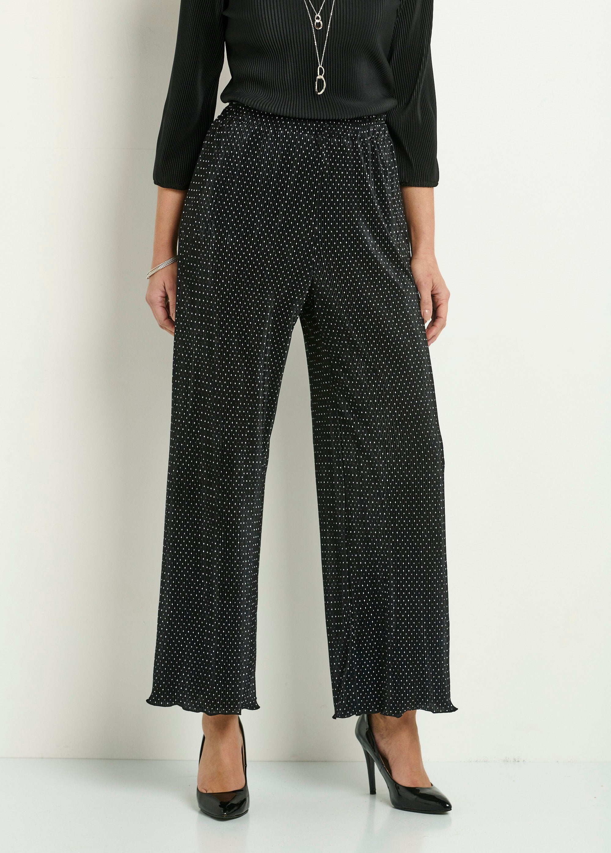 Pleated_polka_dot_elasticated_wide_leg_pants_Black_FA1_slim