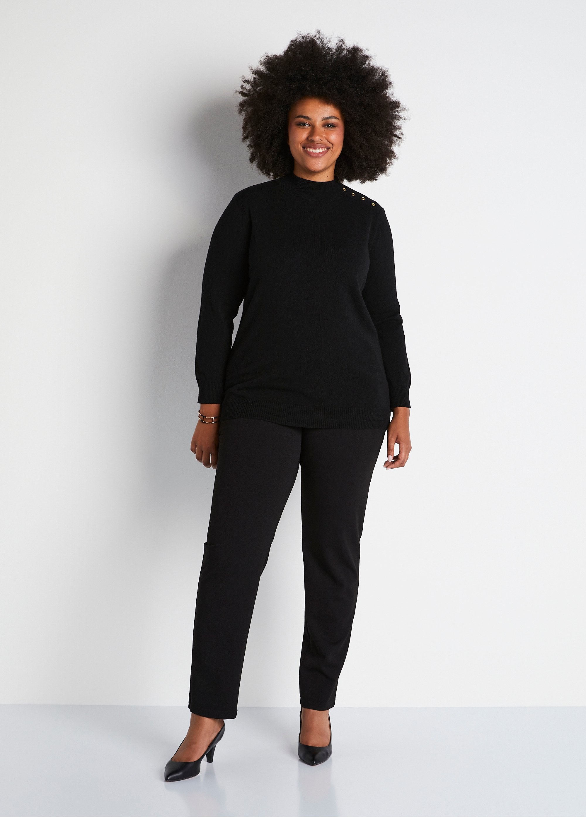 Sweater_with_recycled_fibers,_wool_and_cashmere_Black_SF1_curvy