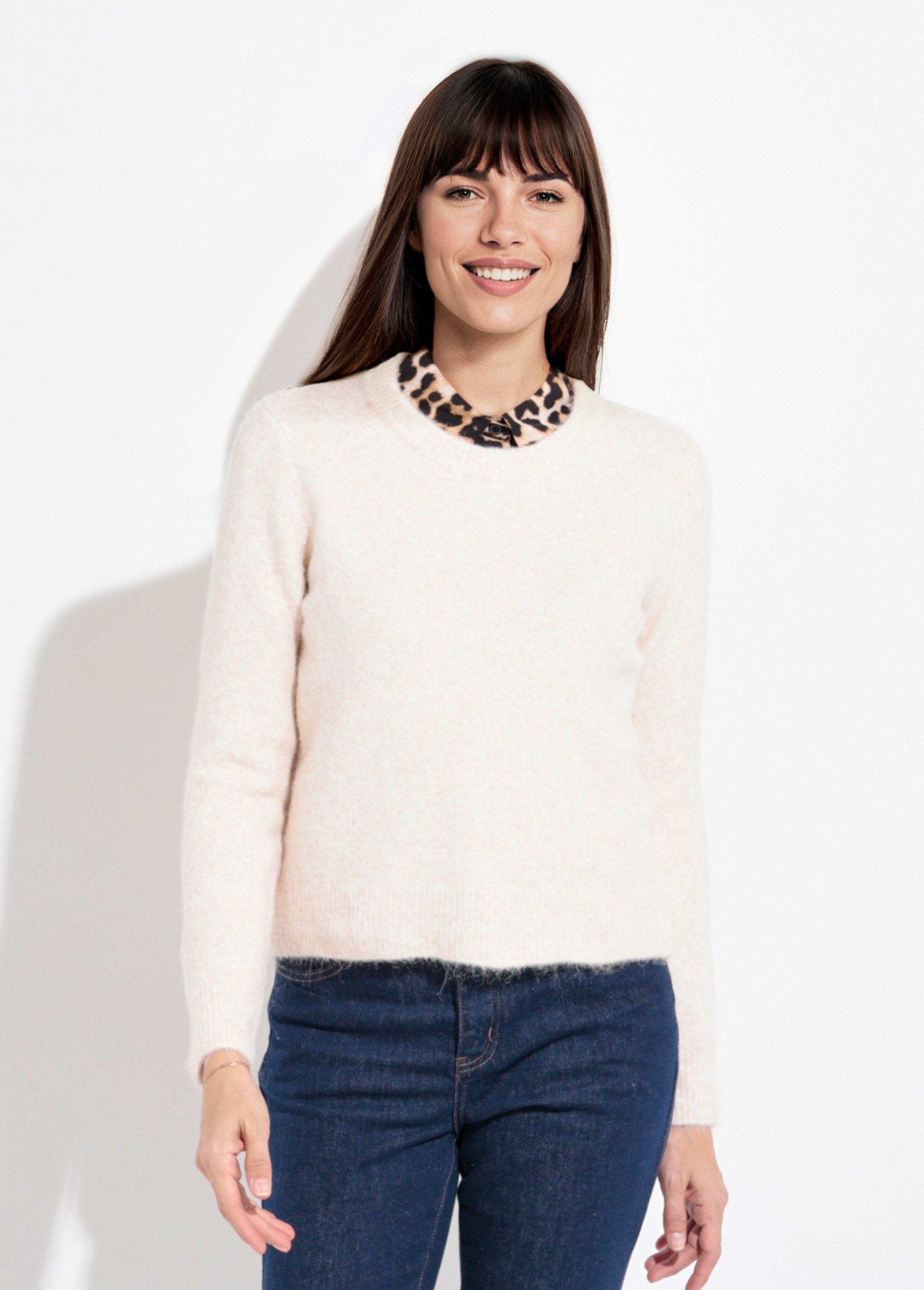 Warm_fluffy_wool_crew_neck_sweater_Beige_FA1_slim