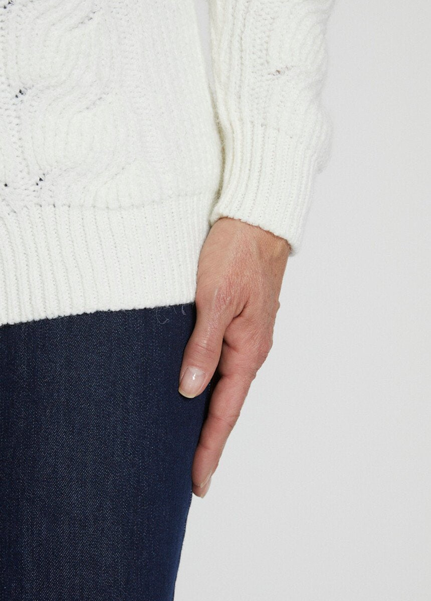 Round_neck_fancy_knit_sweater_Ecru_DE2_slim