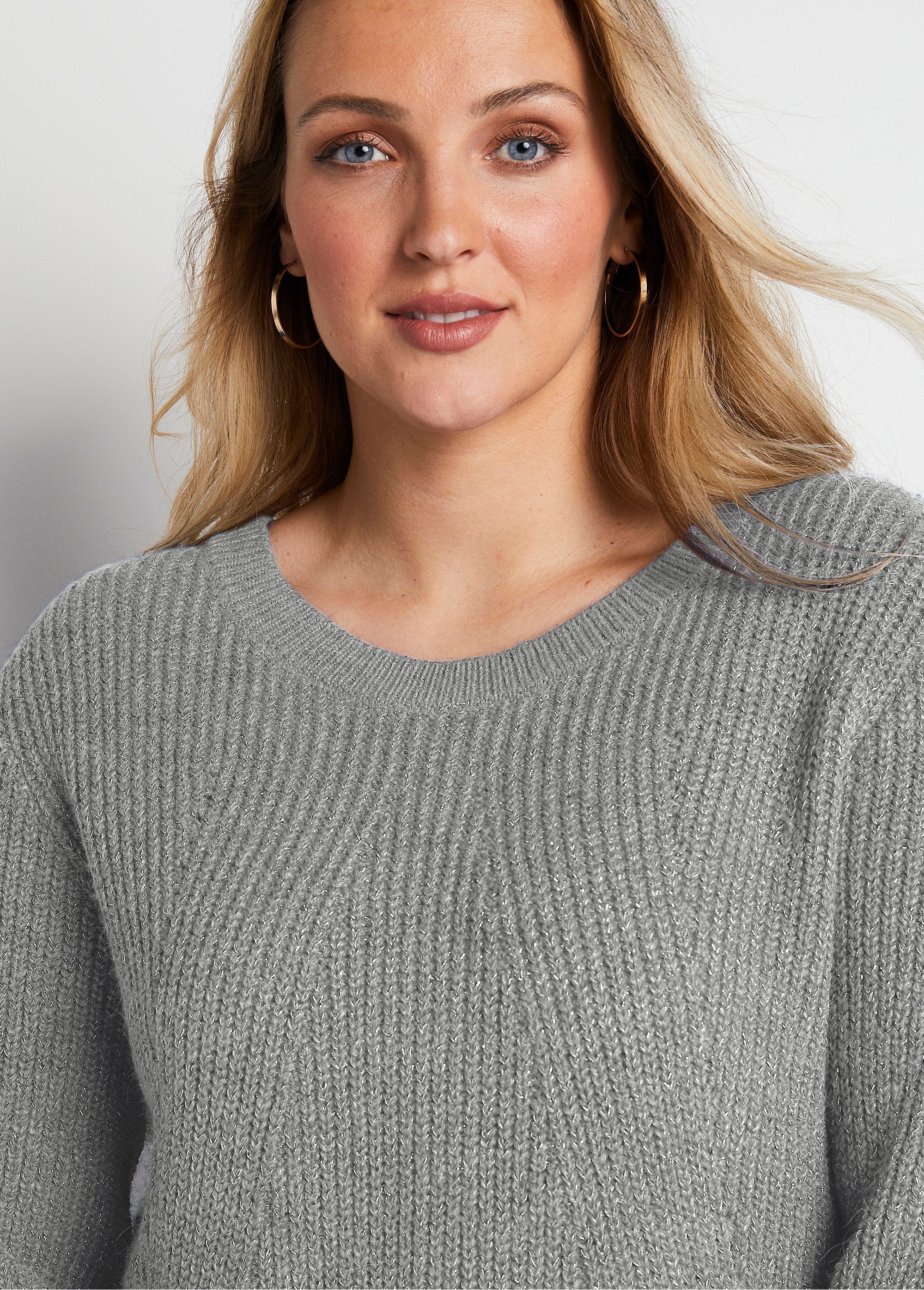 Round_neck_beaded_knit_sweater_with_wool_Gray_DE1_curvy