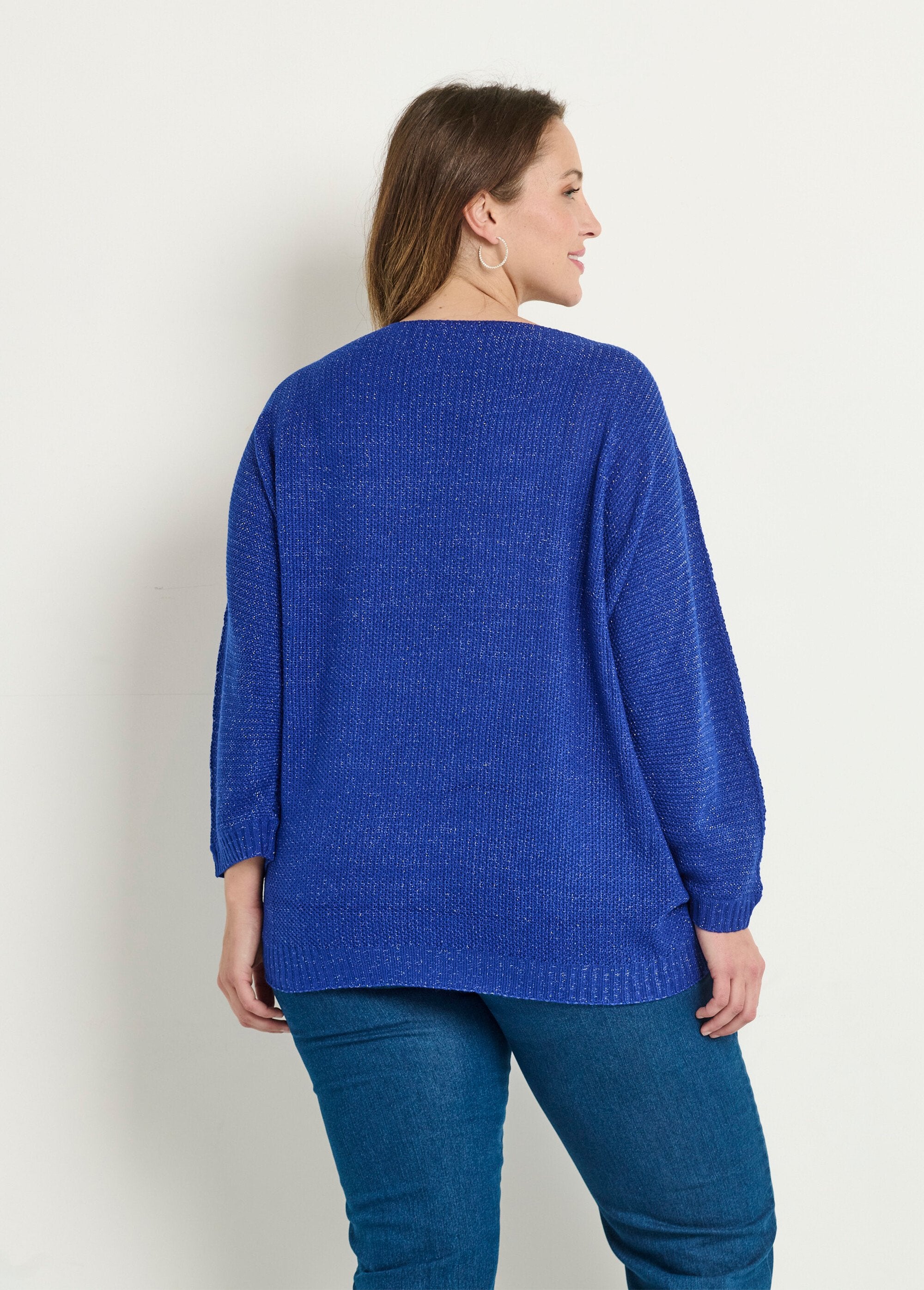 V-neck_sweater_with_metallic_fancy_knit_Blue_DO1_curvy