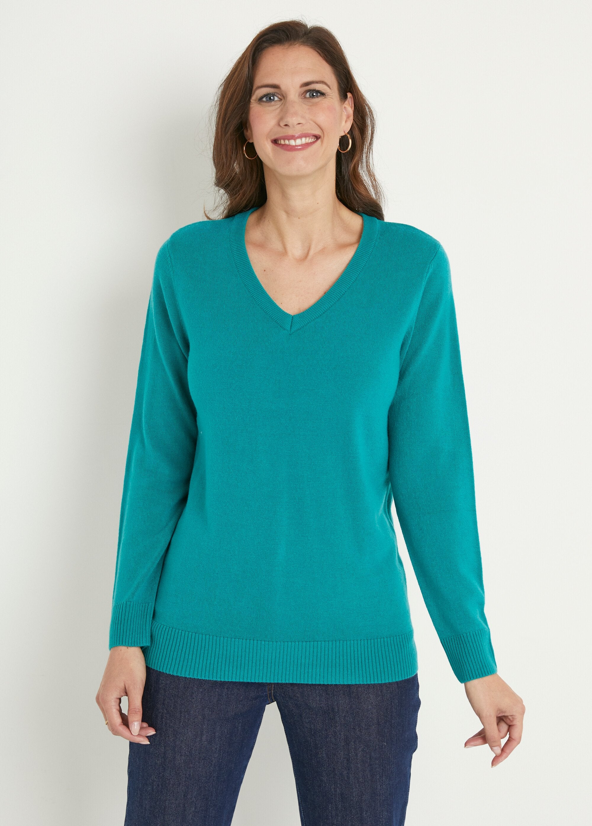 Soft_long-sleeved_V-neck_sweater_Green_FA1_slim