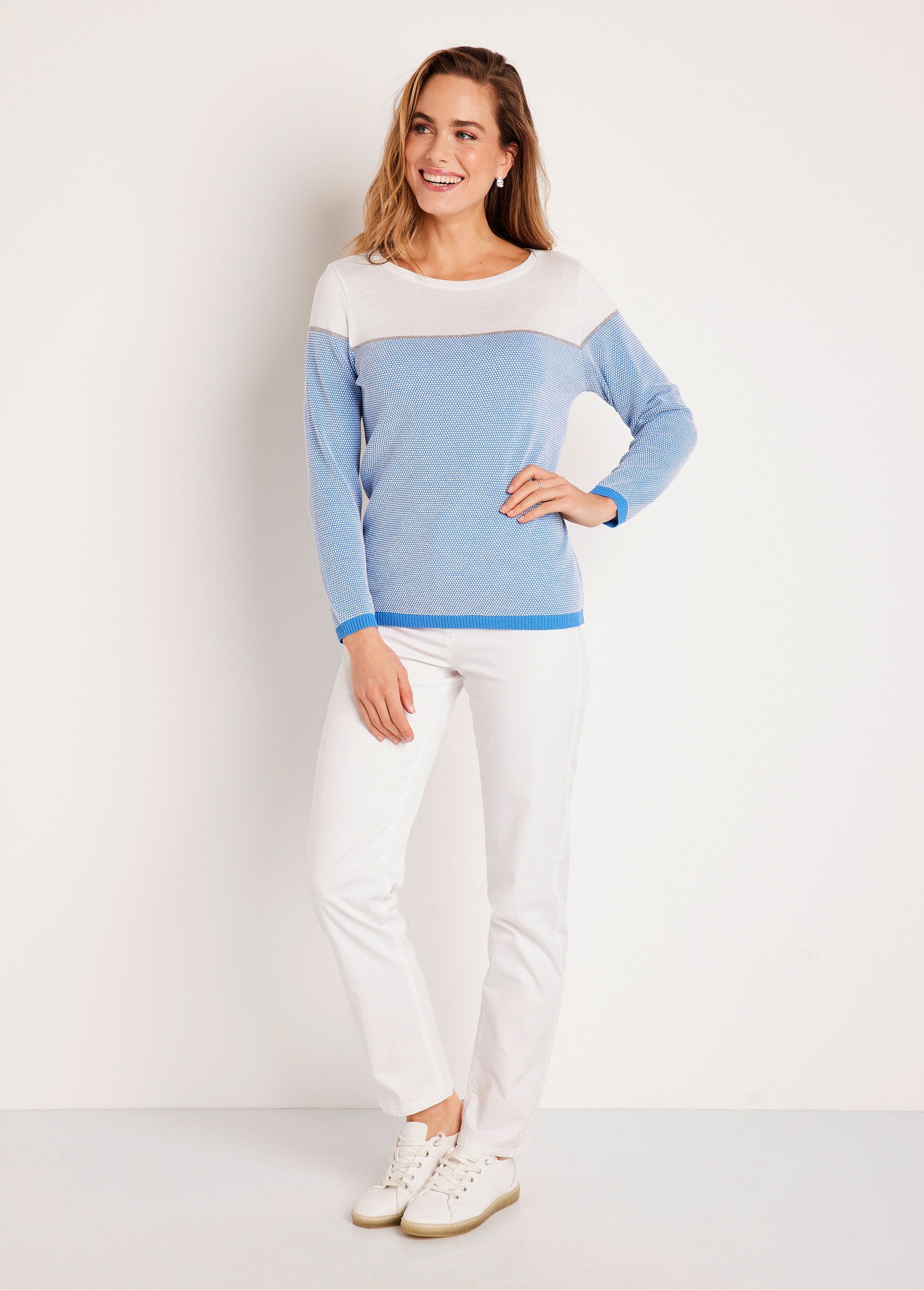 Thin_round_neck_long_sleeve_sweater_White_and_blue_SF1_slim