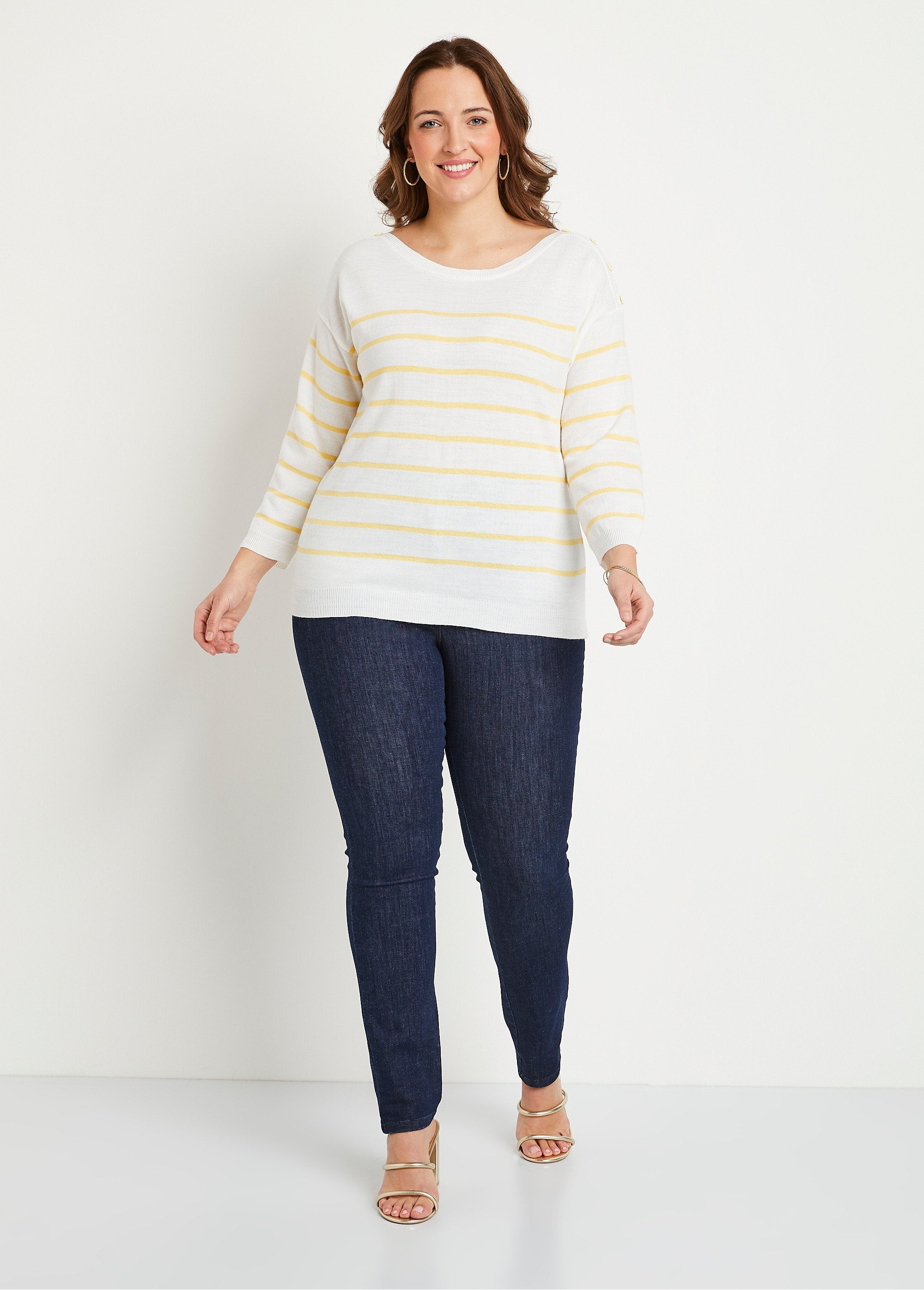 Thin_striped_sweater_White_and_vanilla_SF1_curvy