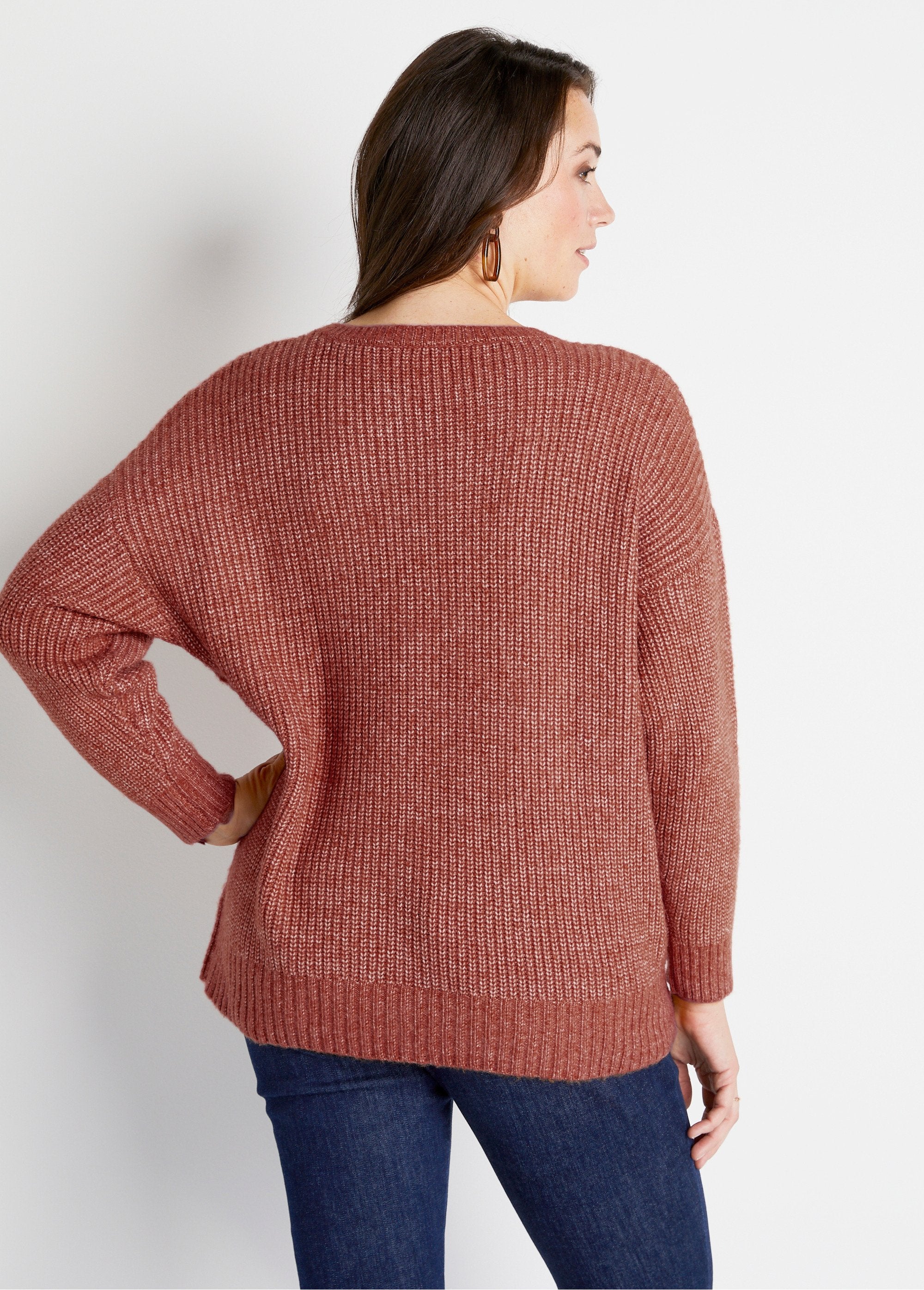 Round_neck_twisted_beaded_heather_knit_sweater_Tomette_DO1_curvy