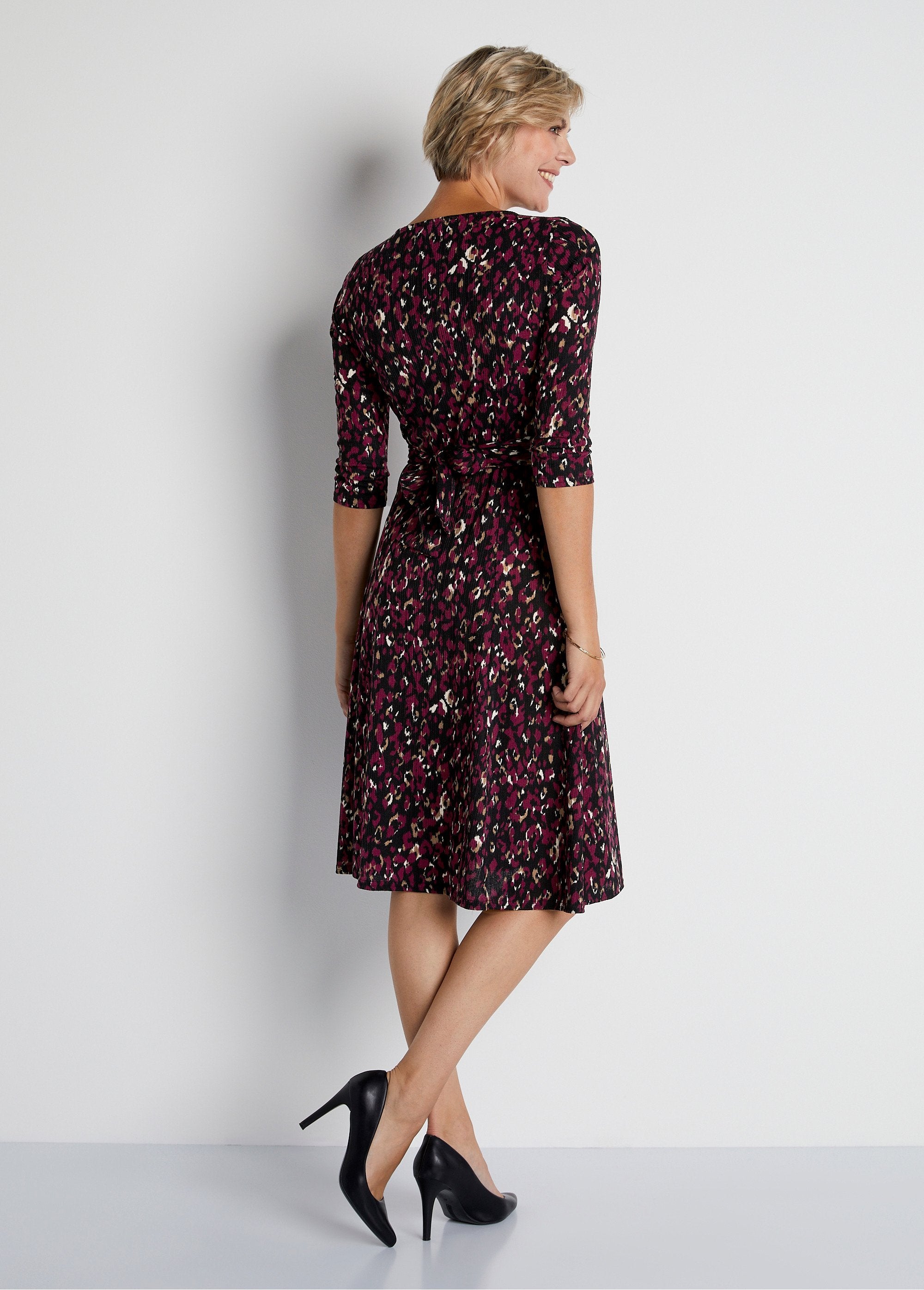 Short_knit_wrap_dress_Plum_print_DO1_slim