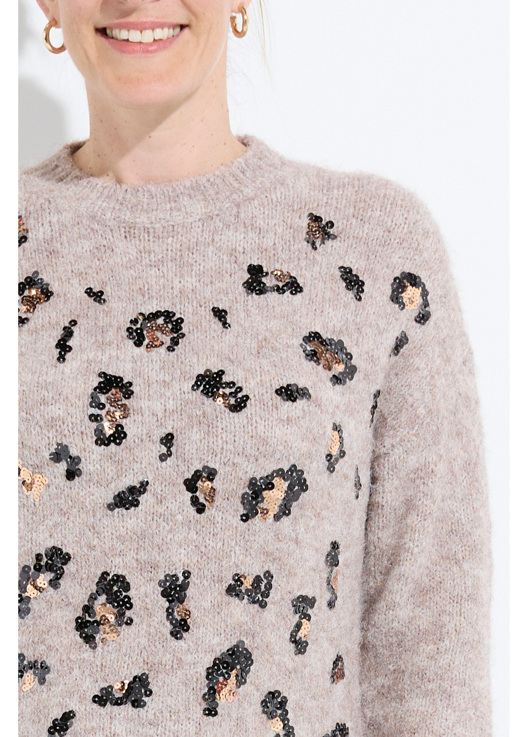 Robe_pull_col_rond_motifs_animaliers_en_sequins_Beige_et_noir_DE1_slim