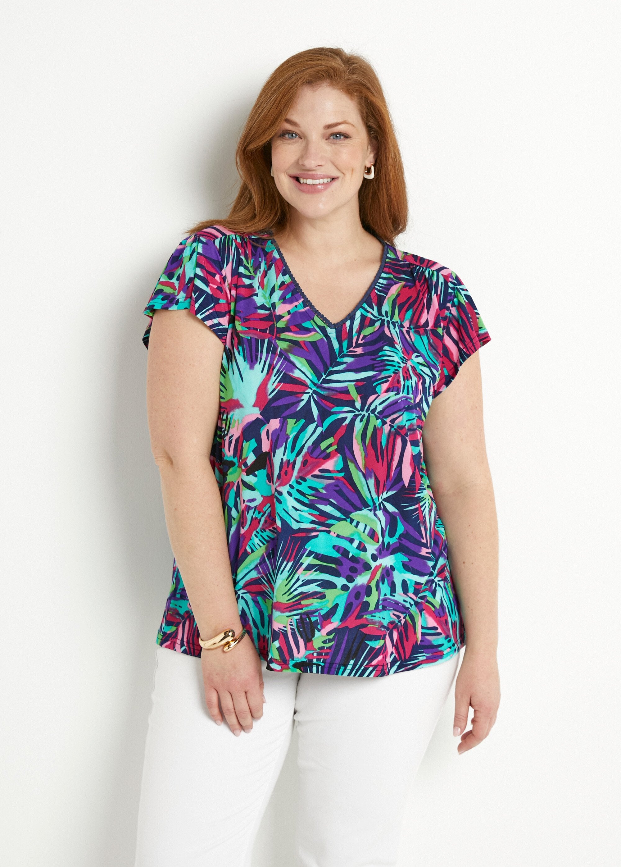 Short_sleeve_flared_V-neck_t-shirt_Multicolor_FA1_curvy