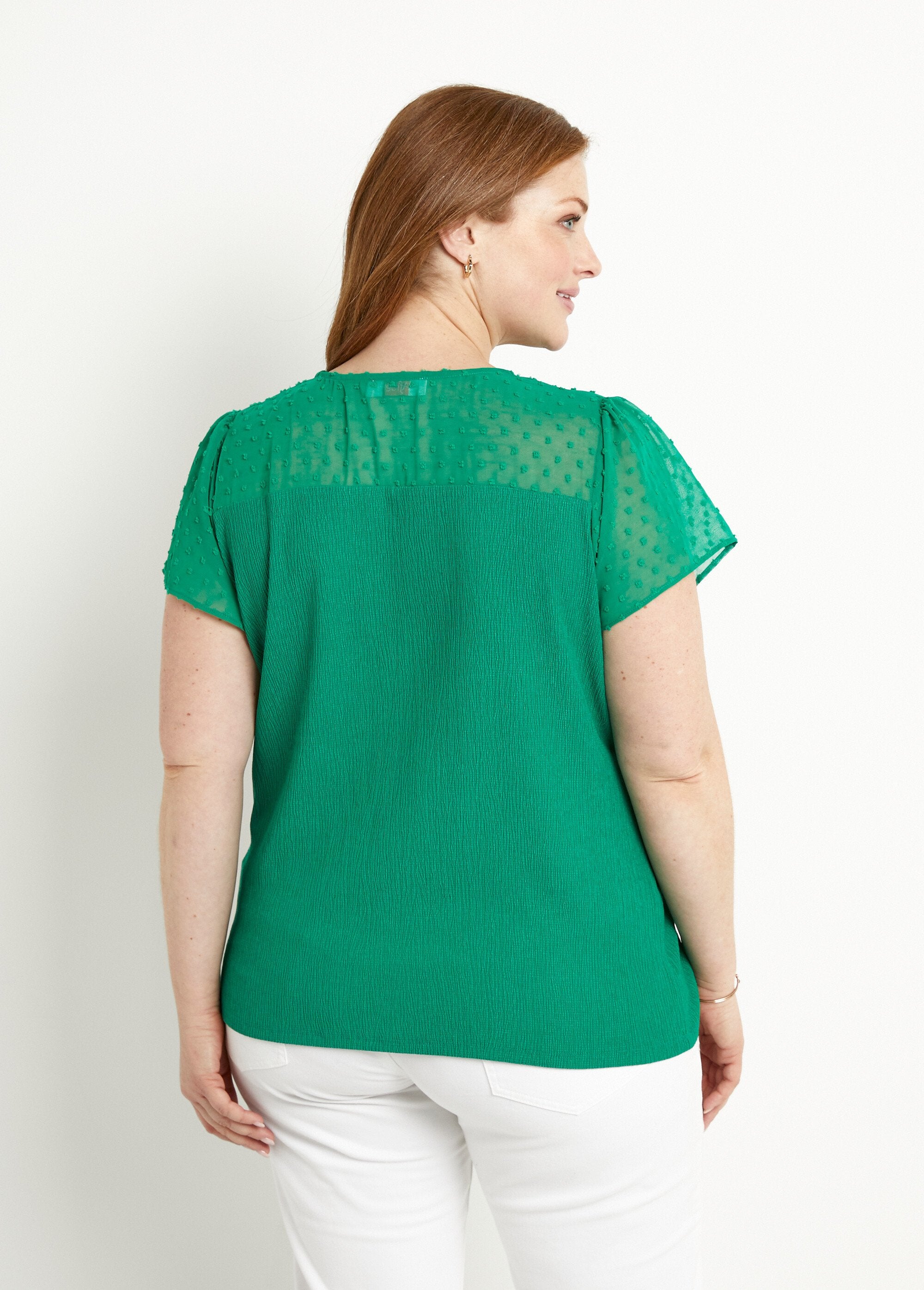 Short-sleeved_V-neck_polka_dot_t-shirt_Green_DO1_curvy