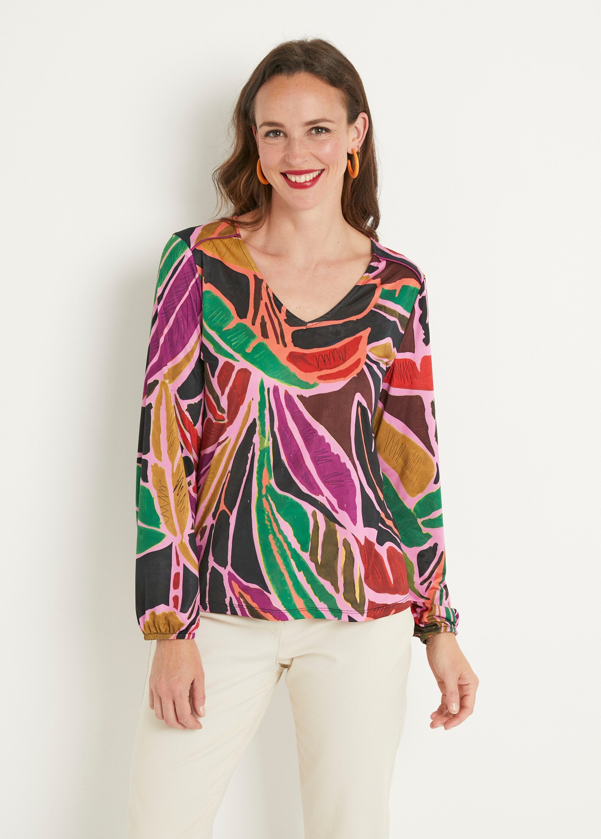 V-neck_graphic_printed_flowing_short_T-shirt_Multicolor_FA1_slim