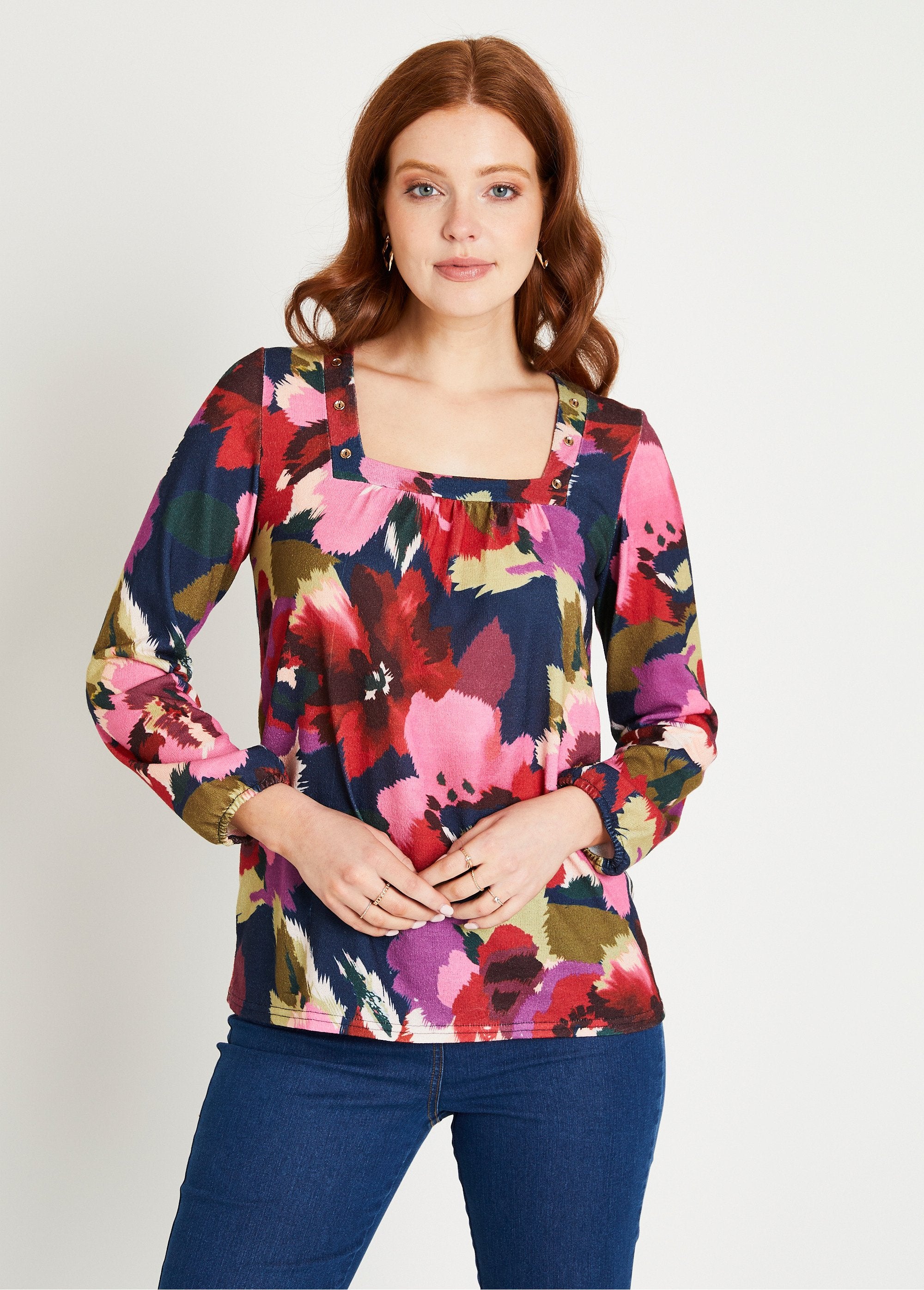 Long_flared_T-shirt_with_printed_square_collar_Navy_and_pink_FA1_slim