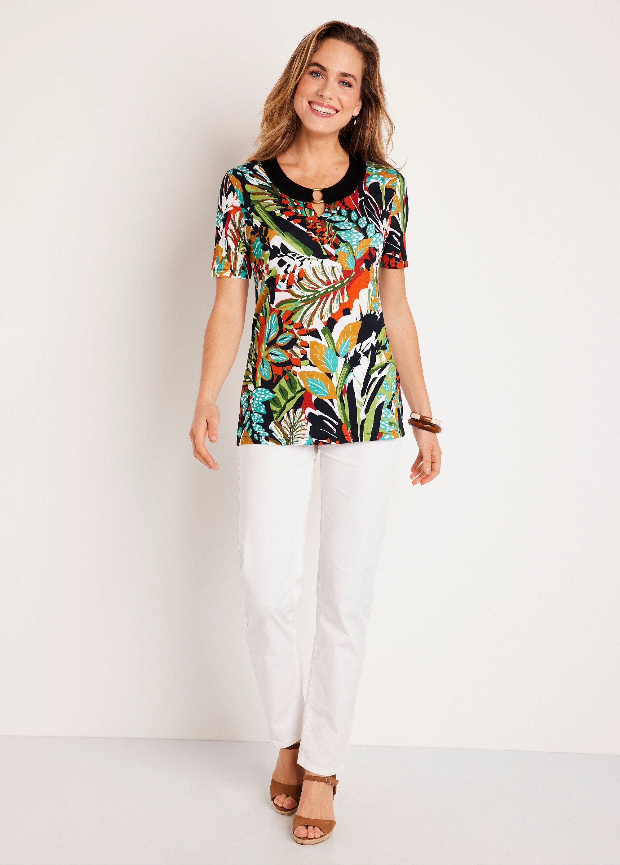 Plain_or_printed_short-sleeved_T-shirt_Paprika_and_green_SF1_slim