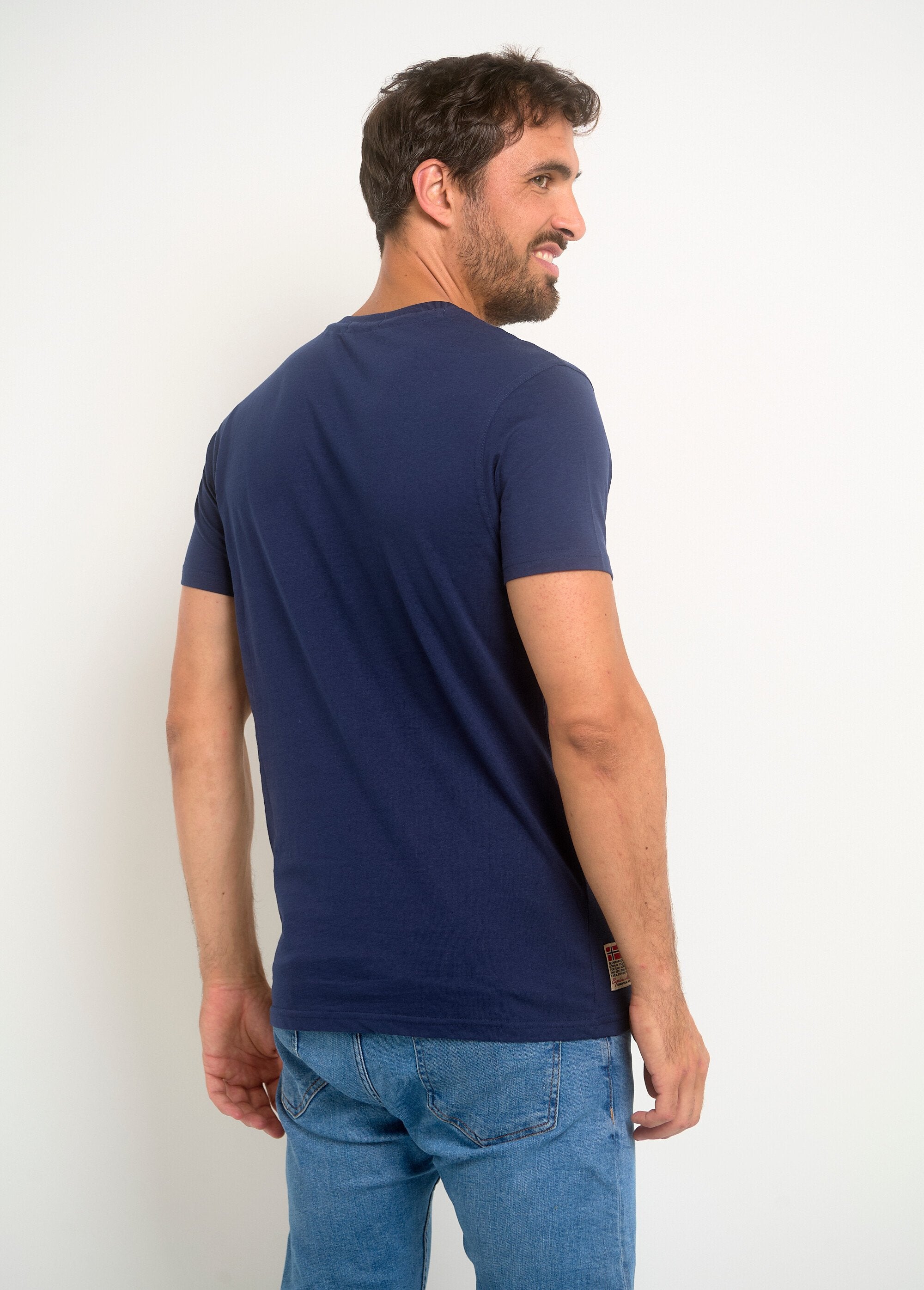 V-neck_logo_and_inscriptions_T-shirt_Marine_DO1_slim