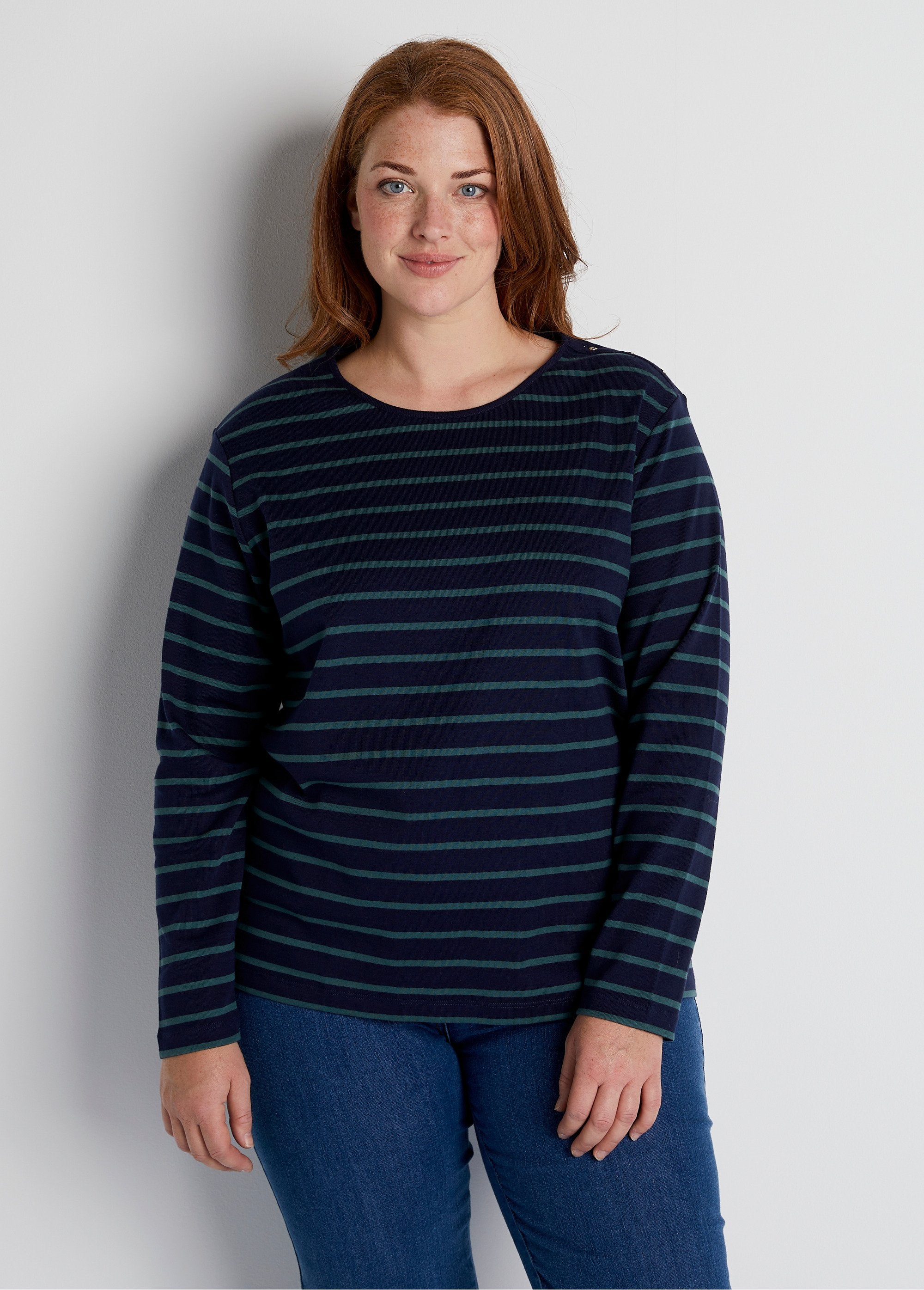 Short_cotton_sailor_t-shirt_with_long_sleeves_Navy_and_green_FA1_curvy