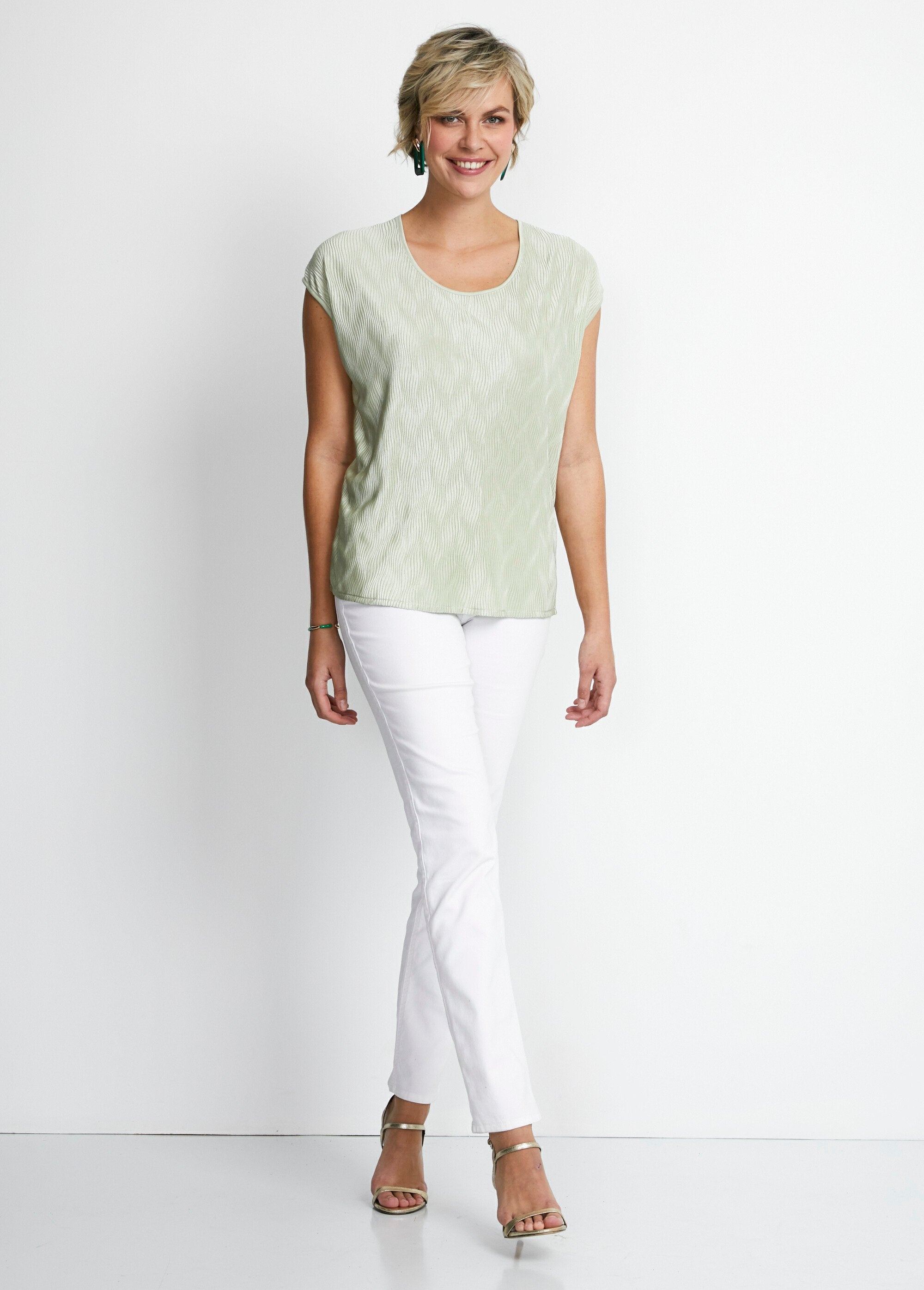 Satin_pleated_cropped_top_Green_SF1_slim