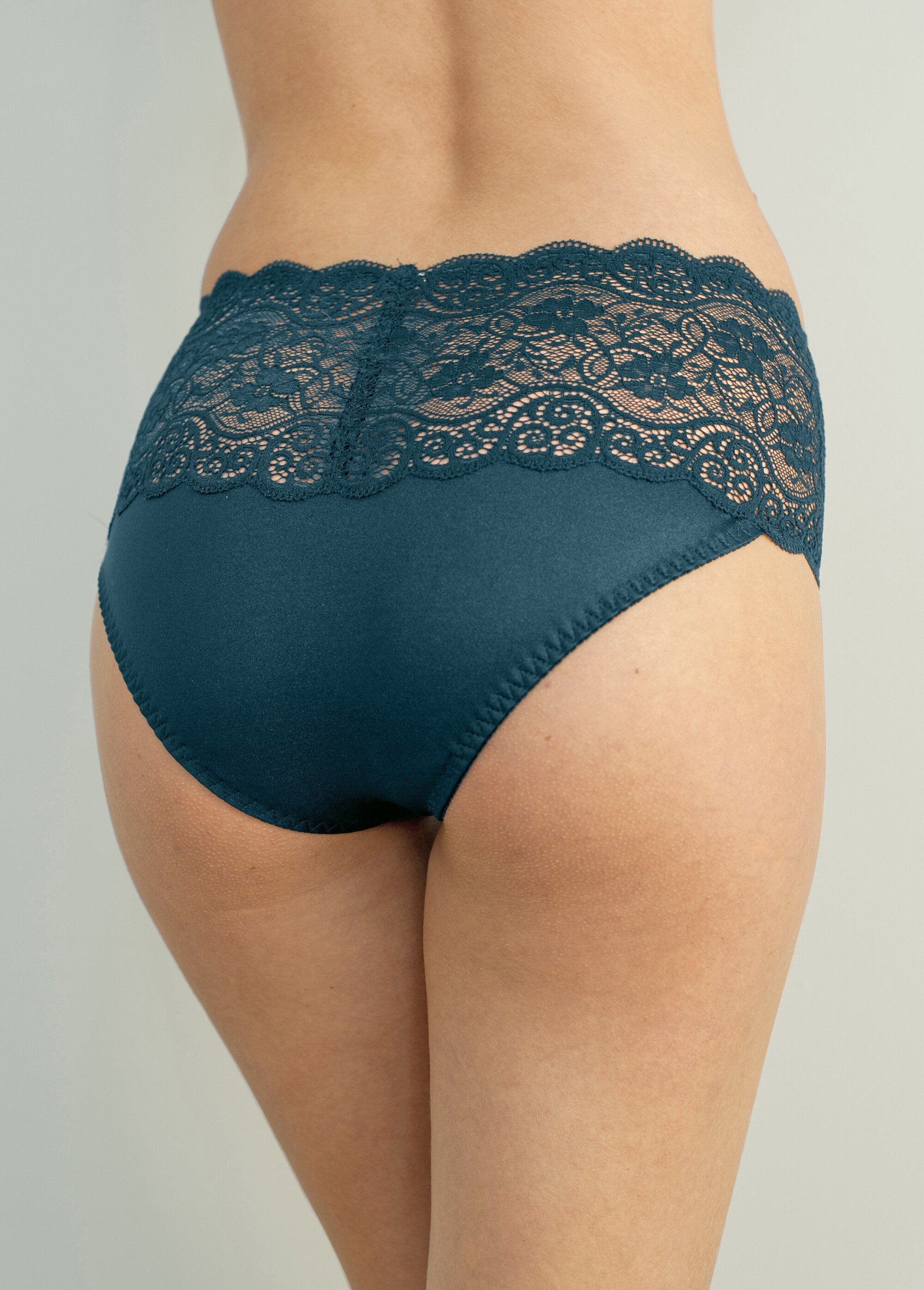 Triumph®_-_Amourette_stretch_lace_maxi_panties_Blue_Duck_DO1_slim