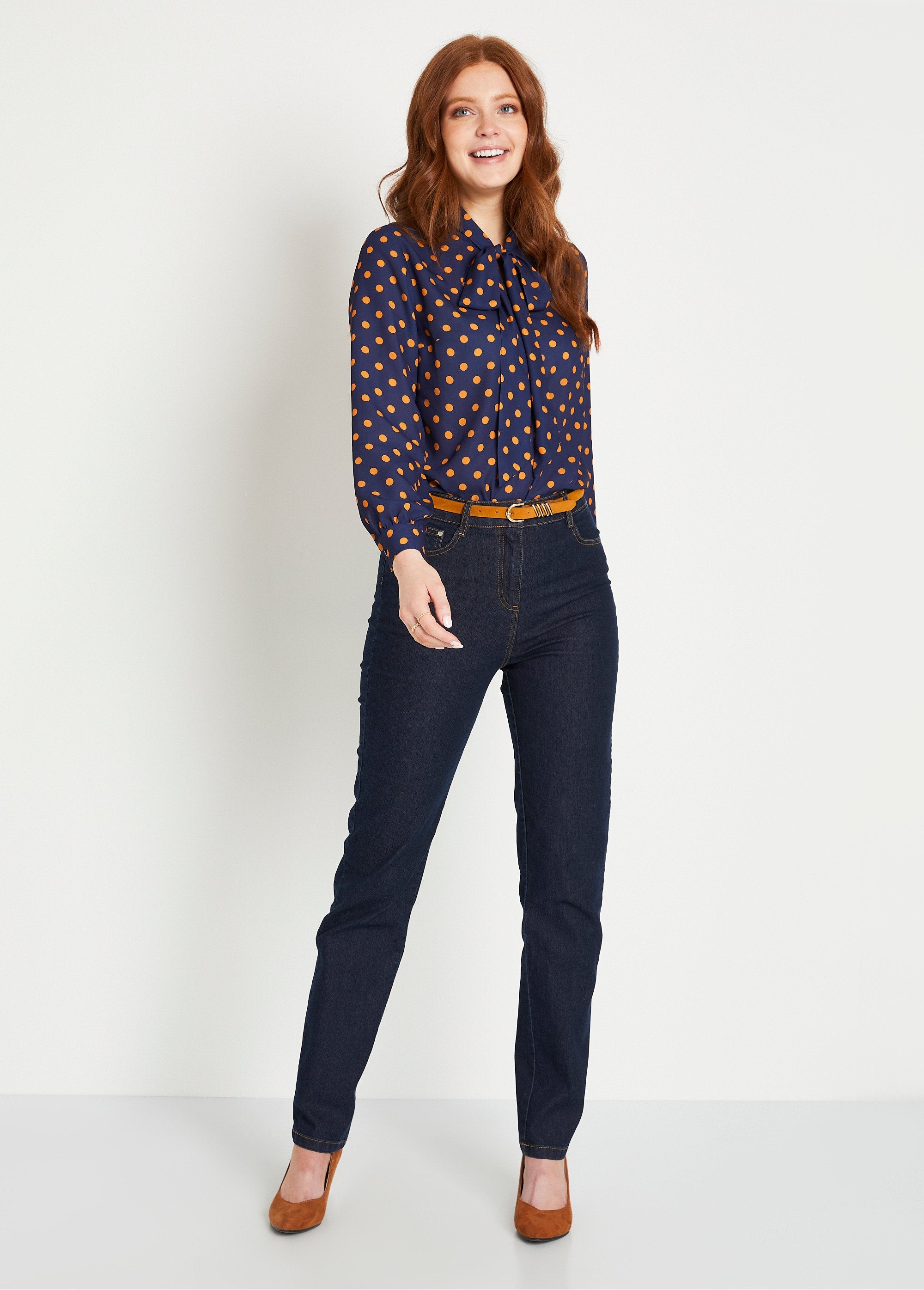 Fluid_tunic_with_plain_or_polka-dot_lavallière_collar_Navy_and_camel_SF1_slim