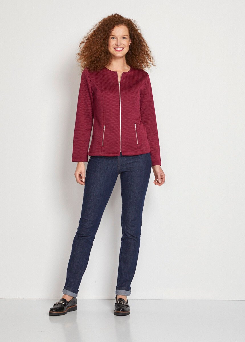 Collarless_fitted_jacket_Plum_SF1_slim