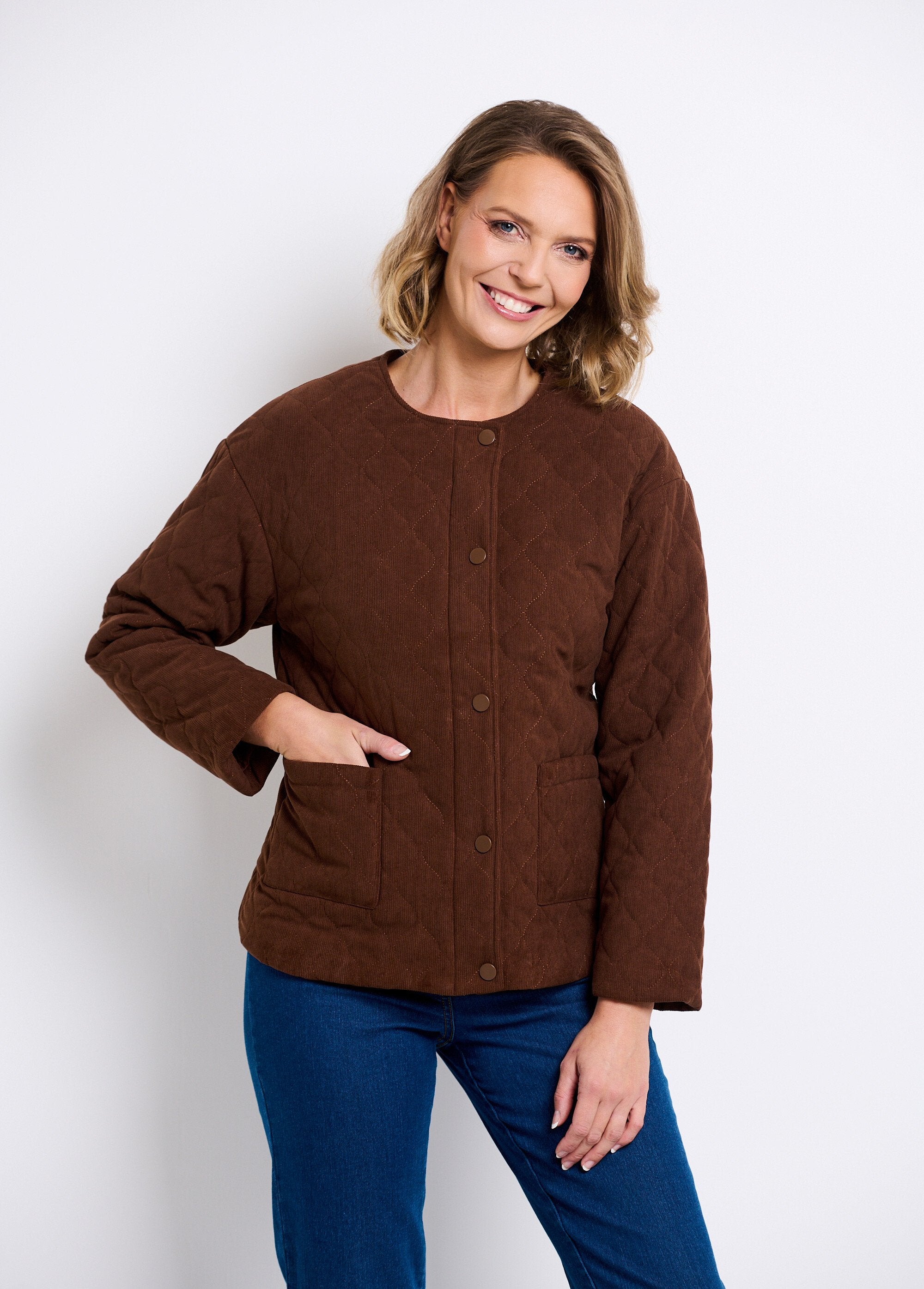 Quilted_collarless_snap_jacket_Brown_FA2_slim