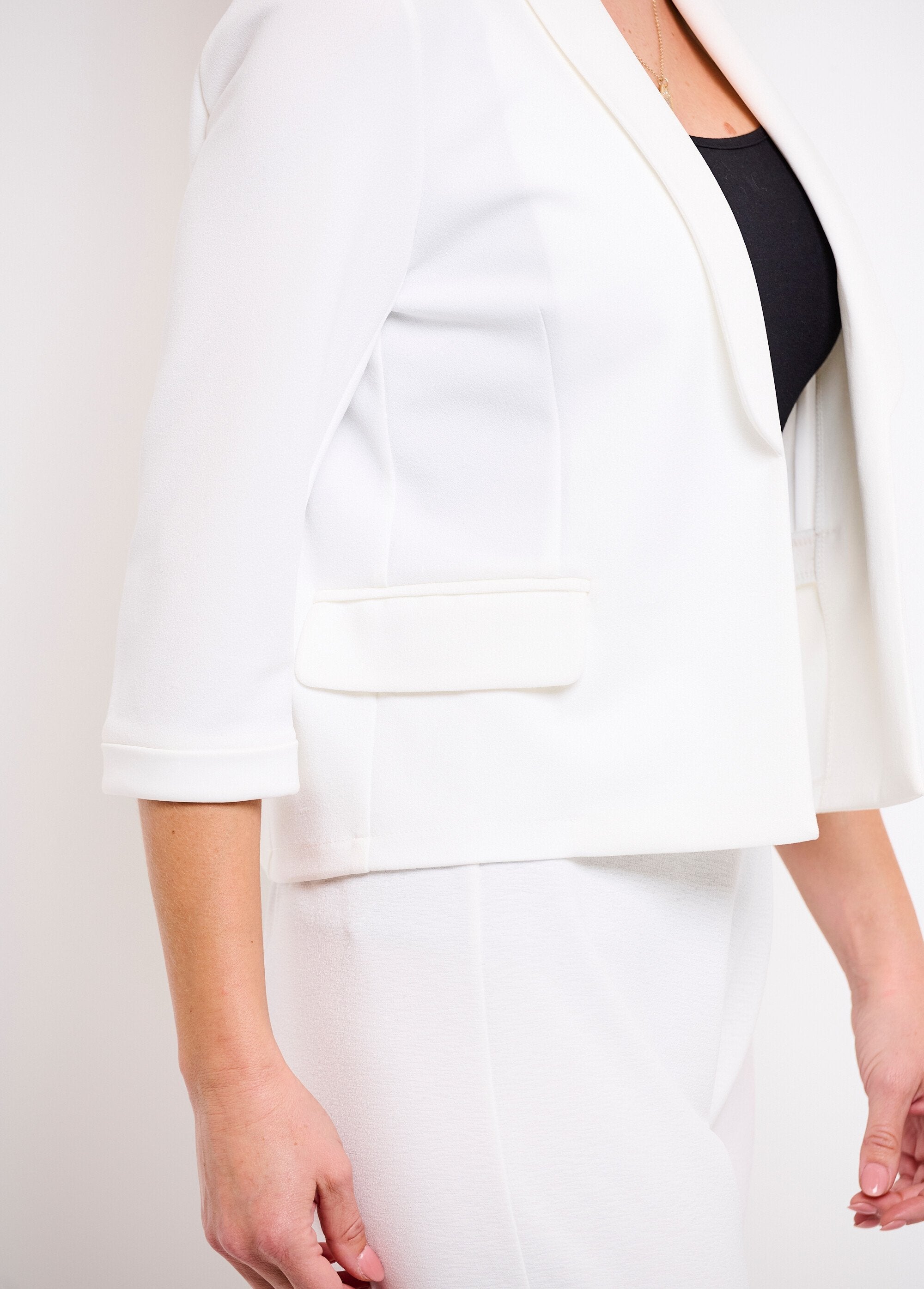 Short_plain_tuxedo_jacket_with_3/4_sleeves_White_DE1_slim